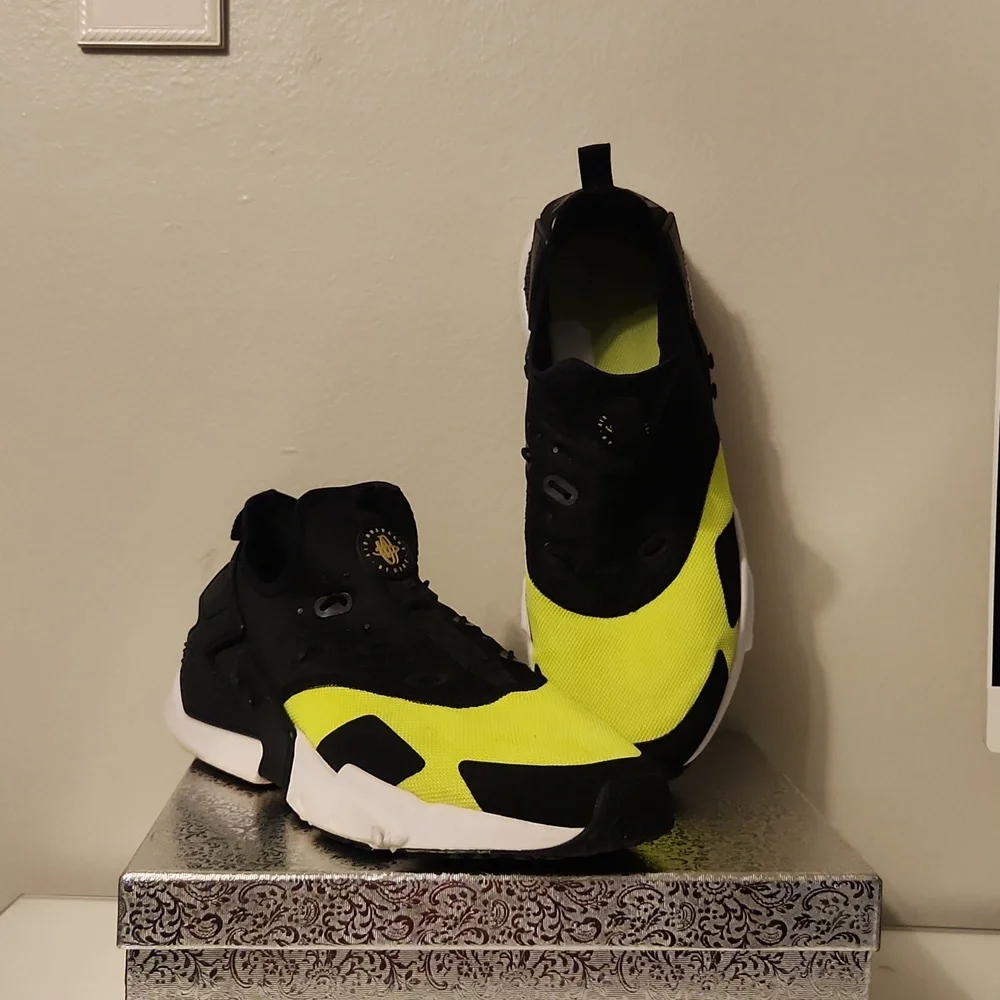 NIKE AIR HUARACHE DRUFT BLACK VOLT. Size 12 - Picture 1 of 12